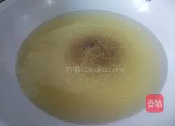 Illustration of how to make dough circles 9