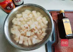 Illustration of how to make spicy and sour lotus root 3