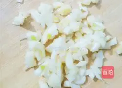 Illustration of how to make shredded potatoes and celery 1