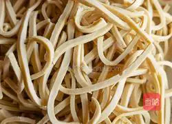 Illustration of how to make cold salad 1