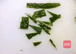 Illustration of how to use green bamboo to announce spring 5