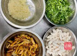 Sharing the cold dish of the fungus in a five-star hotel Illustration of how to do it 2