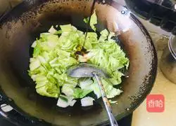Illustration of how to make stir-fried cabbage 5