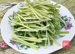 Changzhou specialties_Illustration of how to make cold watercress 1