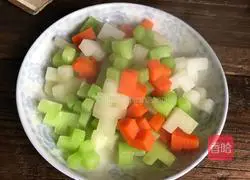 Three-color auspicious recipe illustration 10