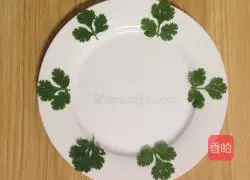 Illustration of how to make cold lettuce slices 4