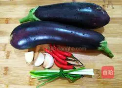 Illustration of how to make cold hand-shreded eggplant 1