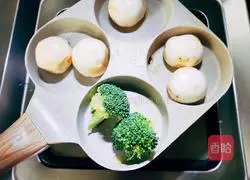 Illustration of how to make fried mushrooms with garlic and black pepper 4