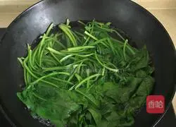 Illustration of how to make spinach, vermicelli and peanuts mixed with mustard 8