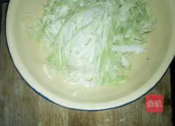 Illustration of how to make cold cabbage 2