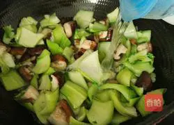 Illustration of how to stir-fry shiitake mushrooms and seaweed 10