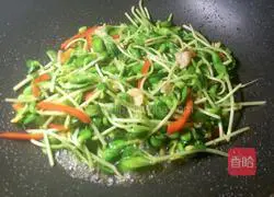 Illustration of how to make stir-fried bean sprouts 10
