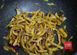 Shredded King Oyster Mushroom in Oyster Sauce Illustration of how to do it 10