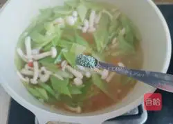 Fry white jade mushrooms and lettuce Practice illustration 10