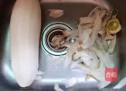 Illustration of how to make shredded coriander and radish 2