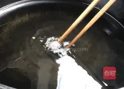 Illustration of how to make spicy and smelly dried seeds 5