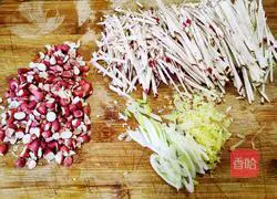 Illustration of how to make qi and blood sweet potato soup 3