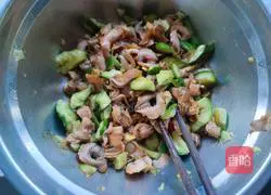 Illustration of how to make cucumbers with red clams 5