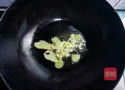 Illustration of how to make pumpkin stewed with potatoes 3