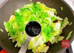 Illustration of how to make cabbage in oyster sauce 6