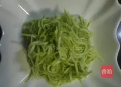 Illustration of how to make shredded zucchini with sesame sauce 5