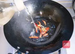 Illustration of how to make Qinxiangshan tablets 6