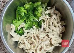 Illustration of how to make cold chicken breast with broccoli 3