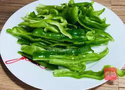 Green peppers Illustration of how to make fried bean curd 2