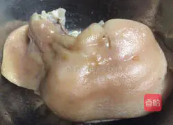 Illustration of how to make crystal elbow 4