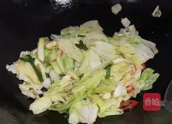 Illustration of how to make hand-shred cabbage 9
