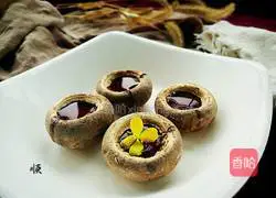 Illustration of how to make a sip of water 7