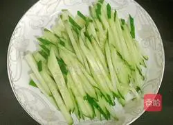 Illustration of how to make cold shredded chicken 6