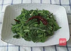 Illustration of home-style fried pumpkin leaves 7