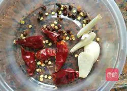 Illustration of how to make spicy and sour potato shreds 3