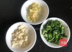 Illustration of how to make stir-fried sardines 4