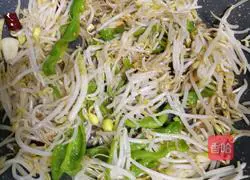 Illustration of how to make stir-fried bean sprouts 4