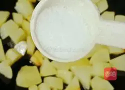 Fried potatoes with tomatoes Illustration of how to do it 7