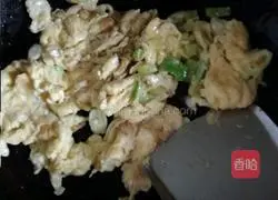 Illustration of how to make scrambled eggs with tomatoes 12