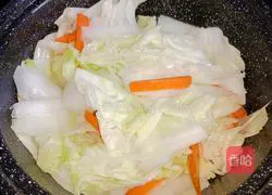 Illustration of how to make cabbage, tofu and vermicelli in pot 4