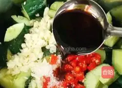 Illustration of how to pat cucumbers 9