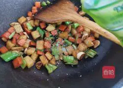 Illustration of how to make fried double diced vegetables 9