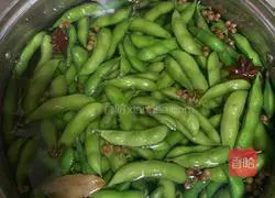 Illustration of how to make boiled edamame - green and oily without discoloration 3