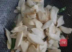 Illustration of how to make fried king oyster mushrooms 4