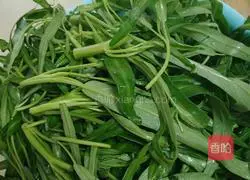 Illustration of how to make mixed water spinach 1