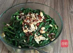 Illustration of how to make spicy water spinach 12