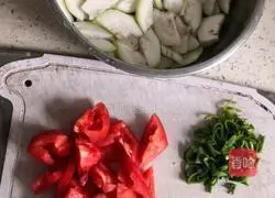 Illustration of how to make greasy tomatoes 1