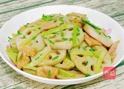 Illustration of how to make fried pork slices with lotus root 16