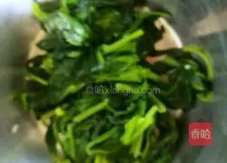 Illustration of how to make spinach with bean curd 7