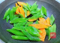 Illustration of how to make stir-fried lettuce 5