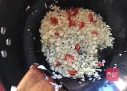 Illustration of how to make steamed garlic vermicelli and enoki mushrooms 3